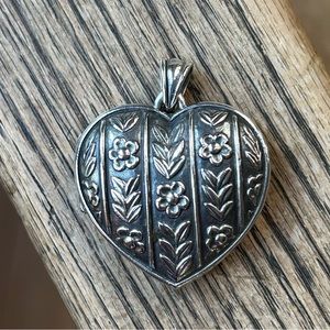Rare James Avery Silver Heart Locket